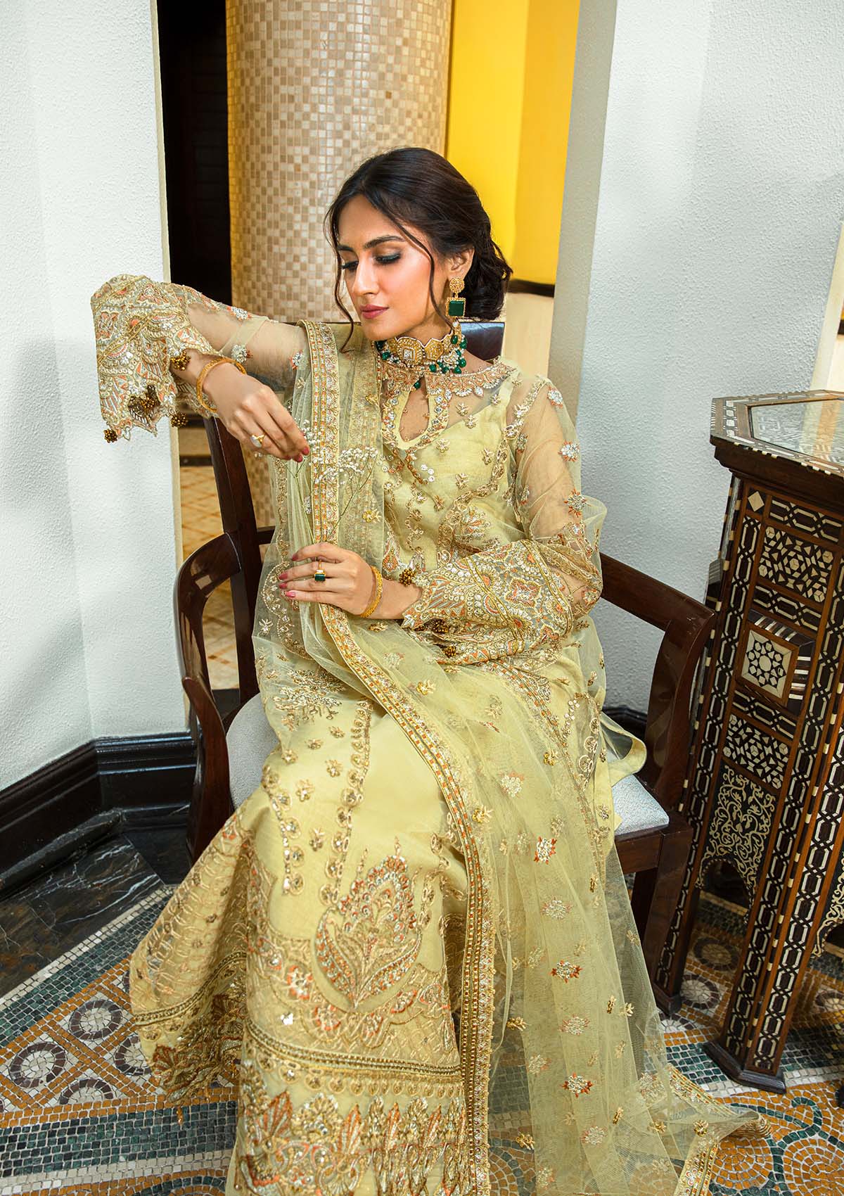 AIK-GLOSSIER - LOOK 05 - Riwayat-e-khas