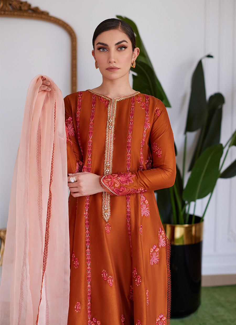 Farah Talib Aziz | Luna Eid Collection 24 | SENEERA - House Of Anaya