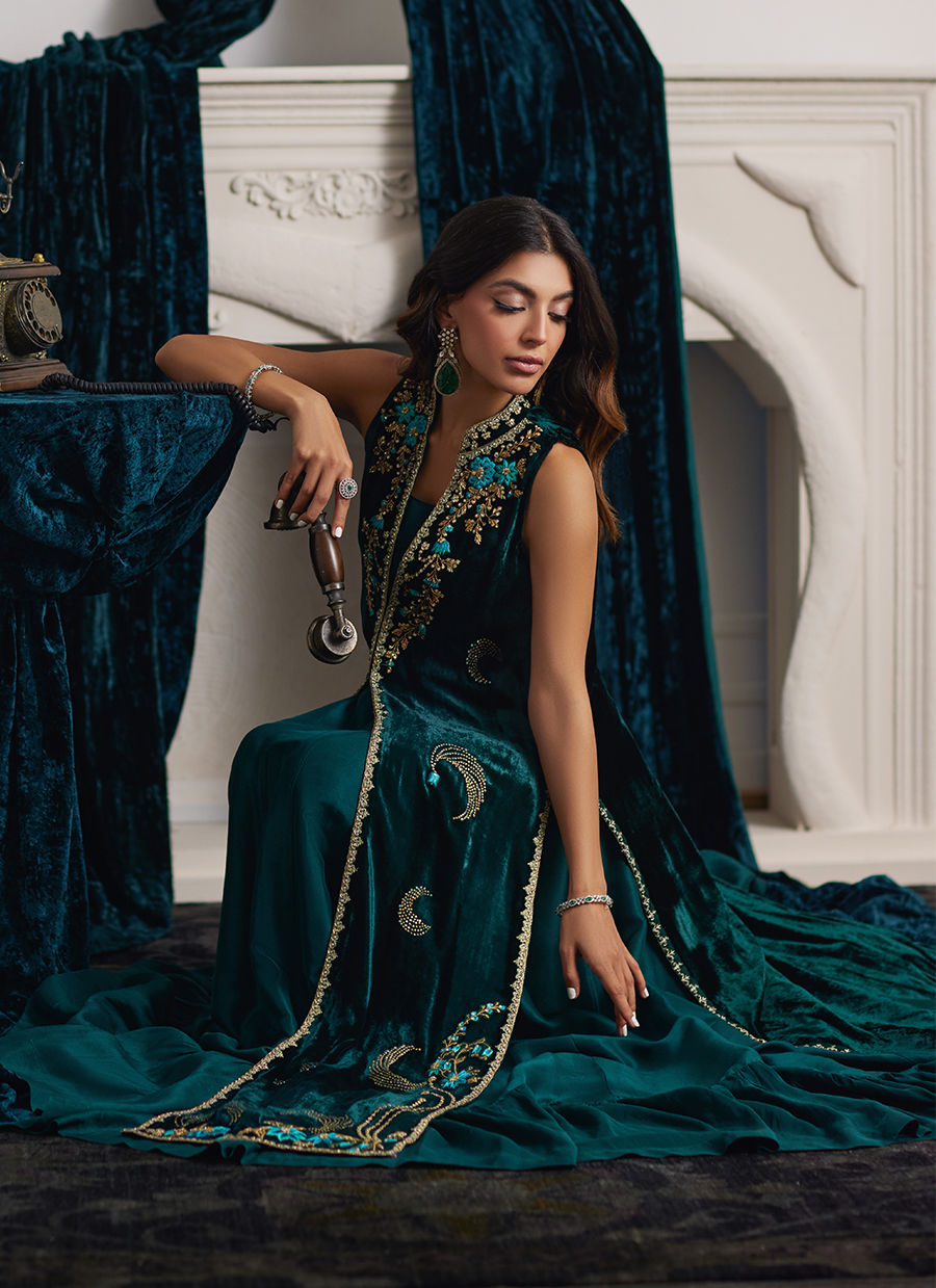 Farah Talib Aziz | Velvets The After Party | ORMAIE EMERALD SHIRT AND PANELLED DRESS JACKET