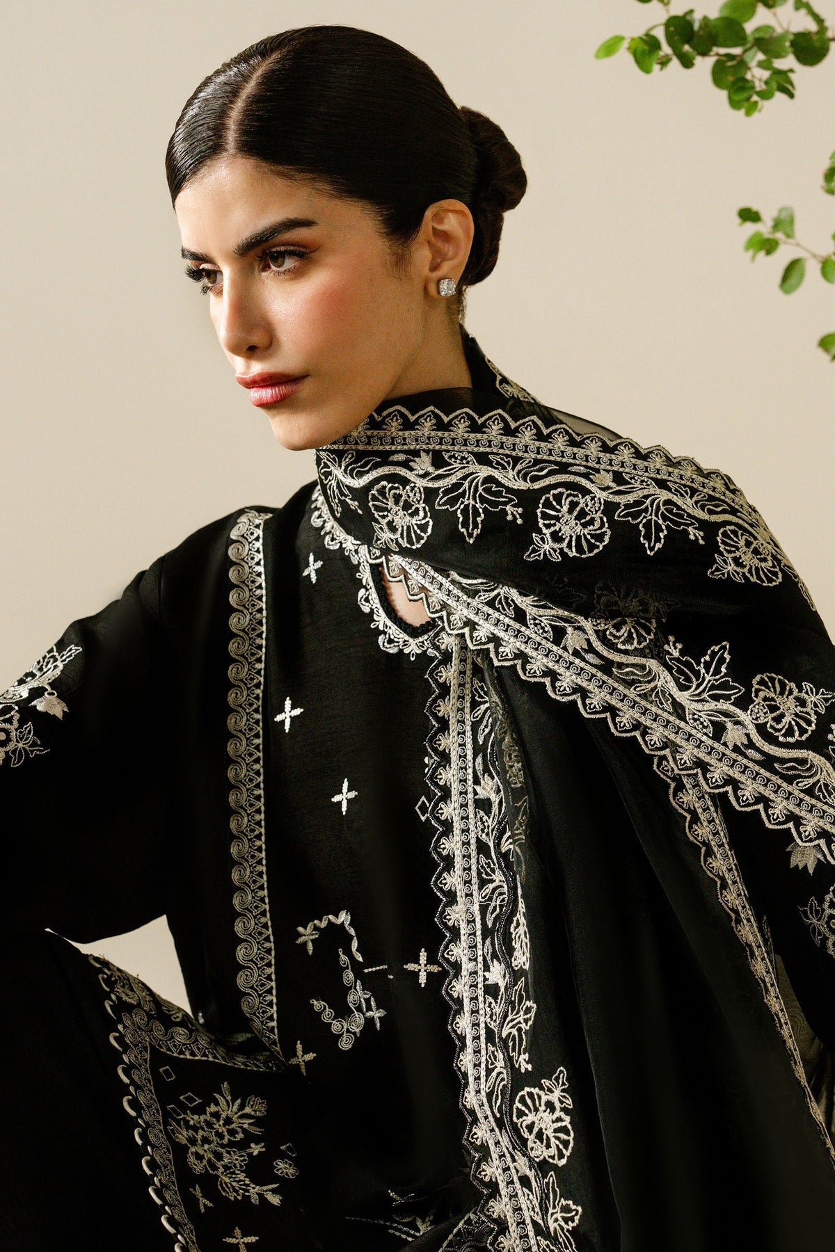 Serae Zaha | Serae Pret | NOCTIS – House Of Zarish