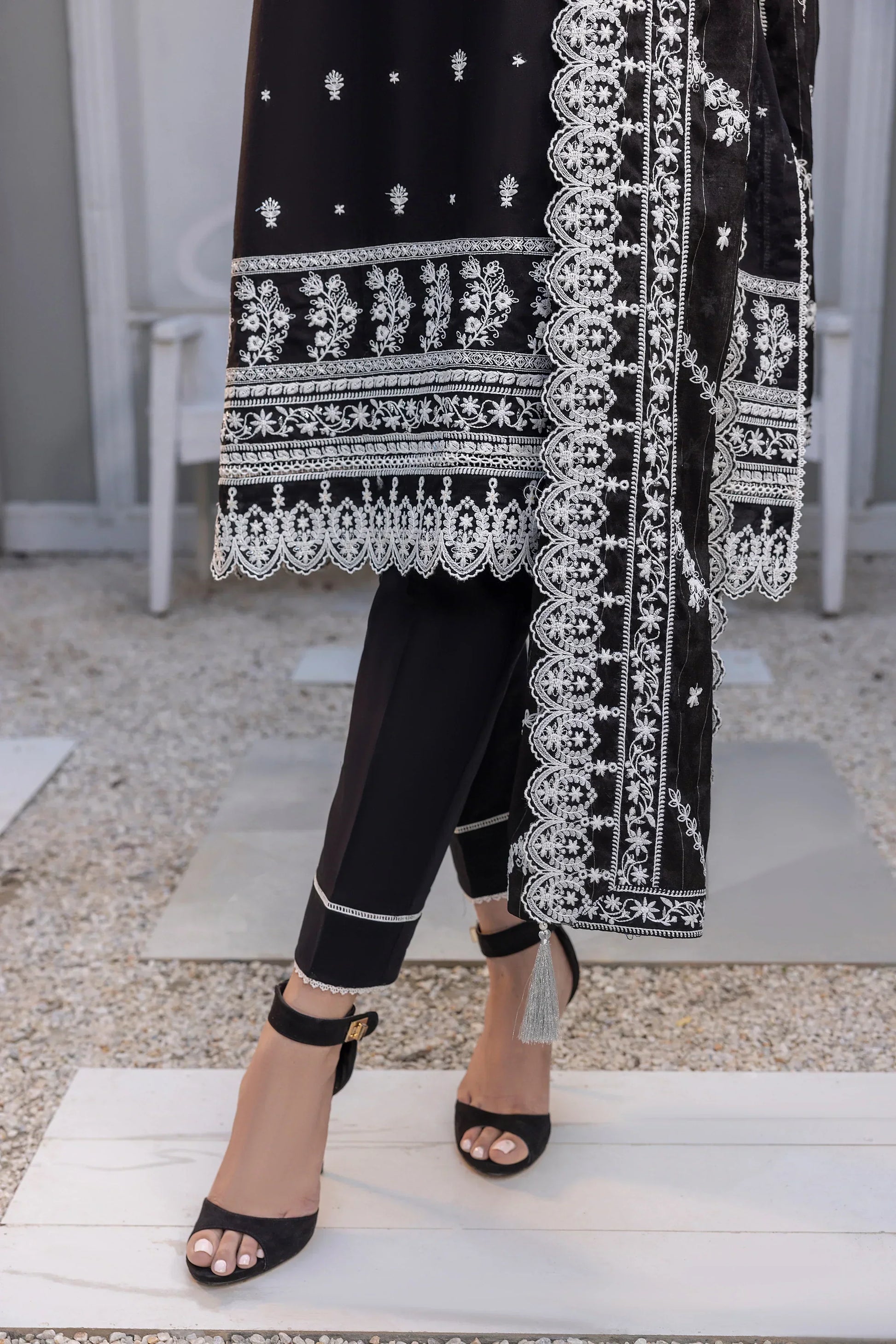LSM | Embroidered Collection | 01 - House of Zarish
