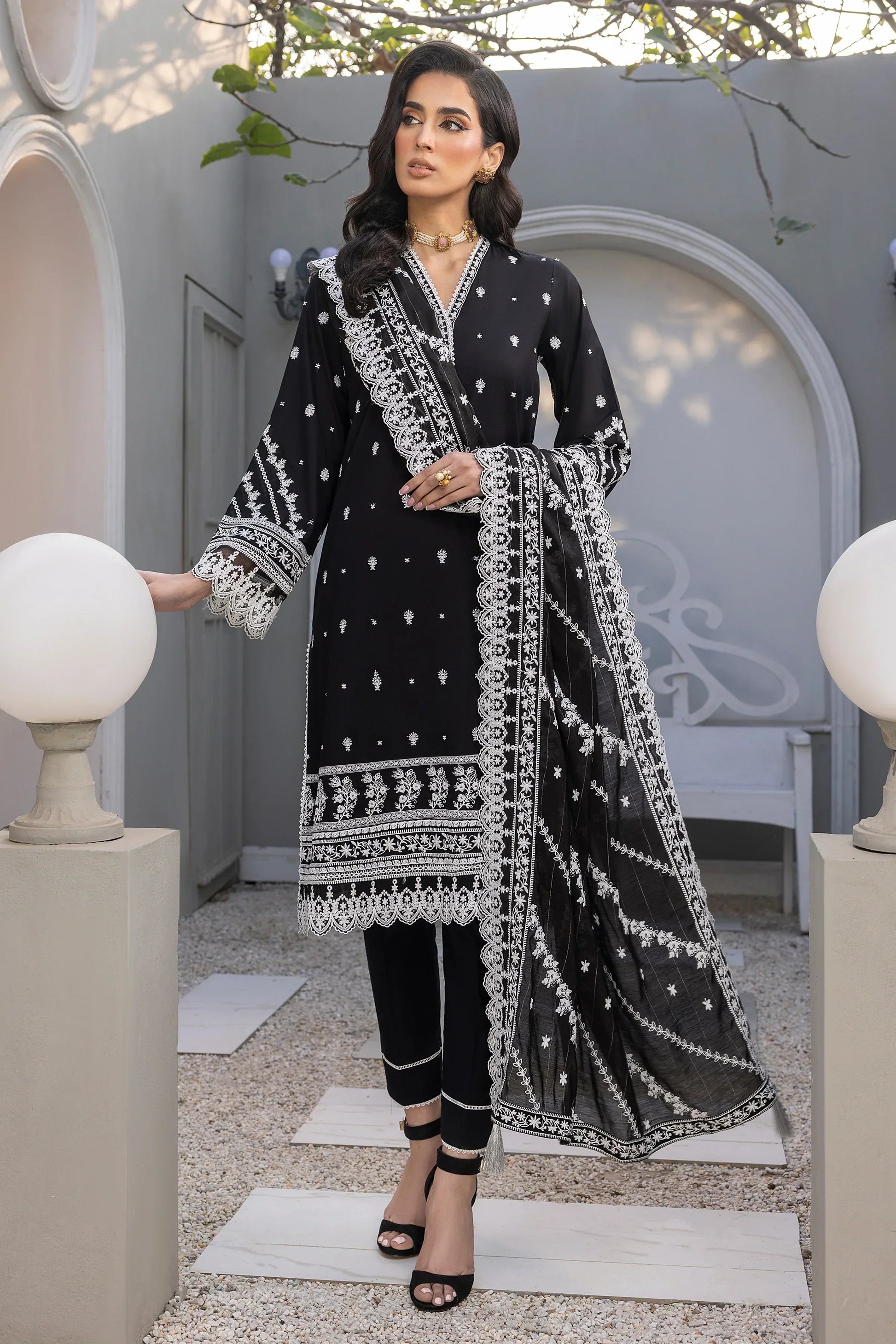 LSM | Embroidered Collection | 01 - House of Zarish