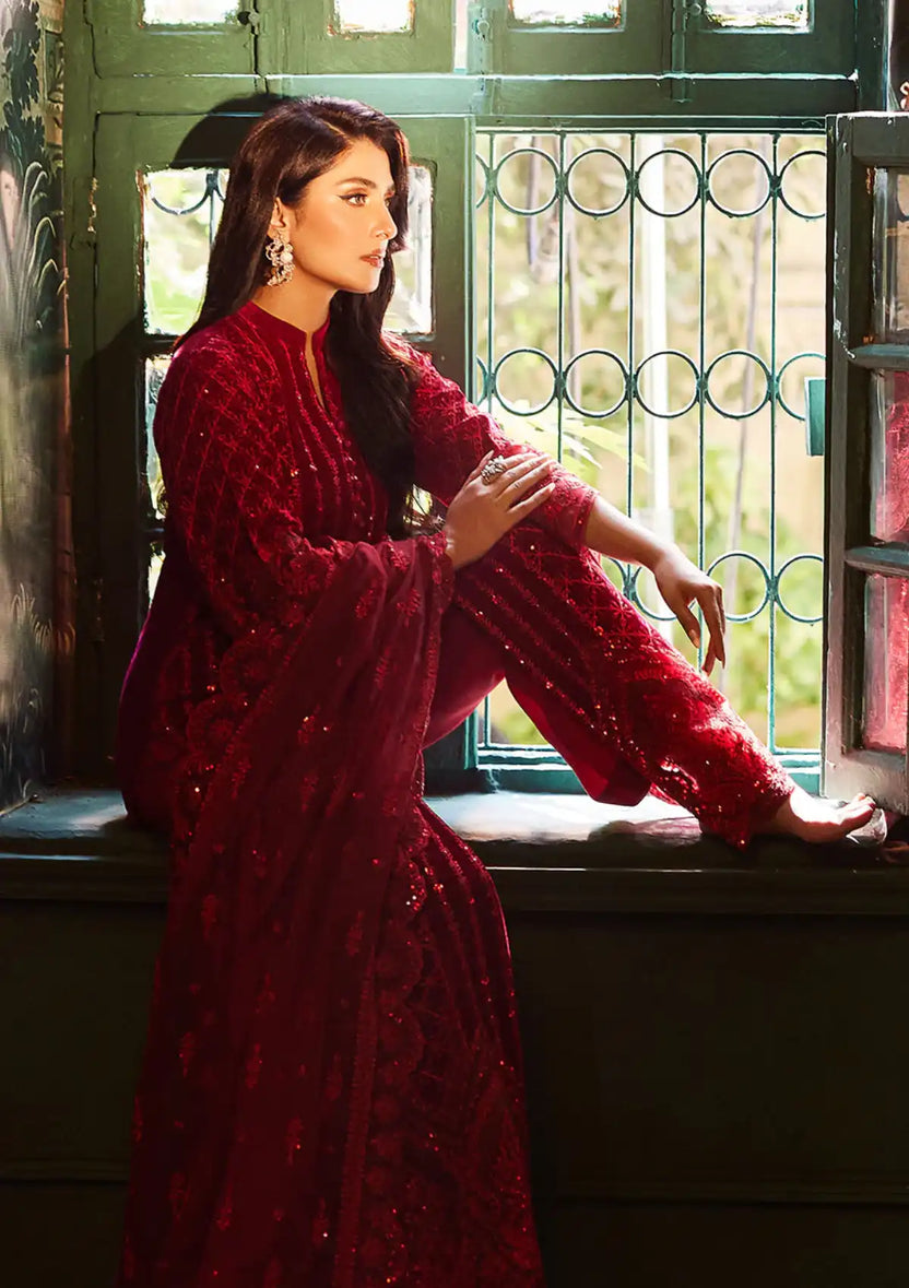 Zainab Chottani | Embroidered Velvet | SURKH D-05 - House of Zarish