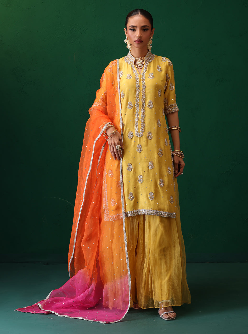 Zainab Chottani | Semi Formals | DEENA
