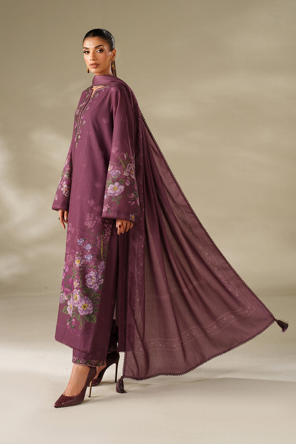 Iznik | Winter Chapter 25 | UE-566 Printed Khaddar