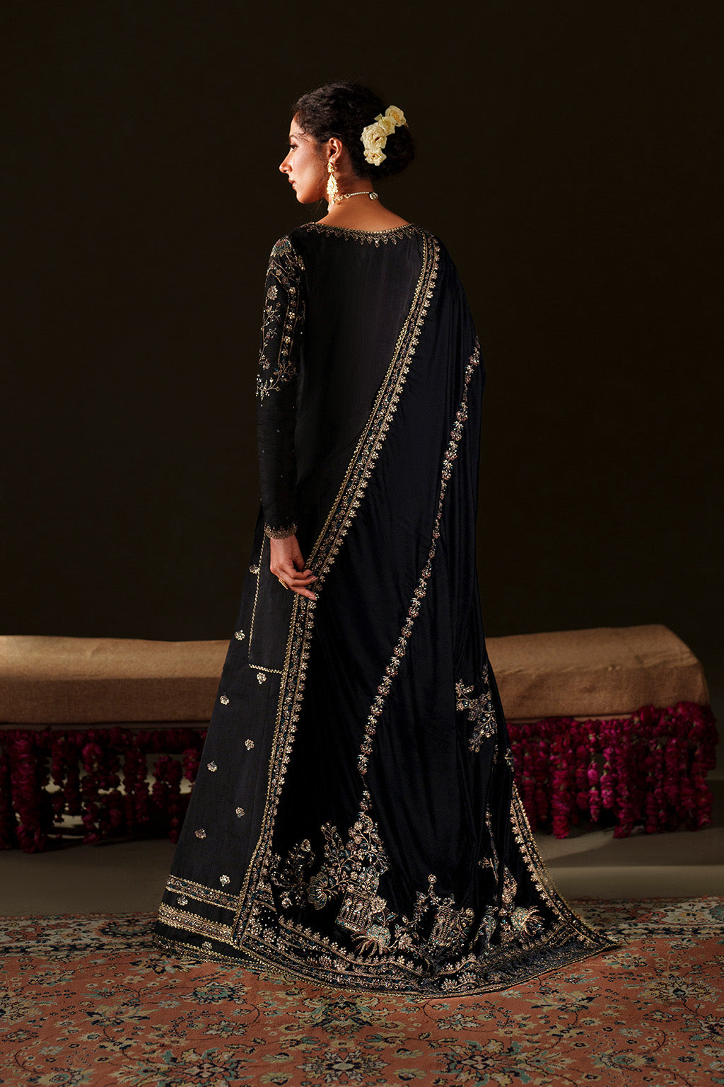 Iznik | Velvet 25 | IV-72 Embroidered Velvet