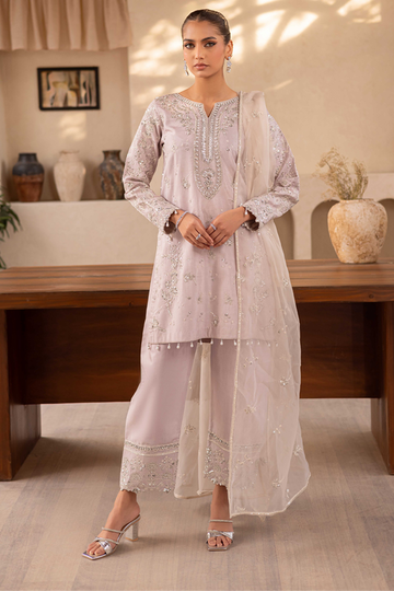 Emaan Adeel | Noore Festive Formals | YALINA
