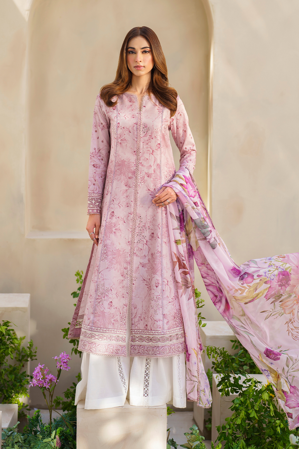 Iznik | Exclusive Lawn | SFL-06 EMBROIDERED LAWN
