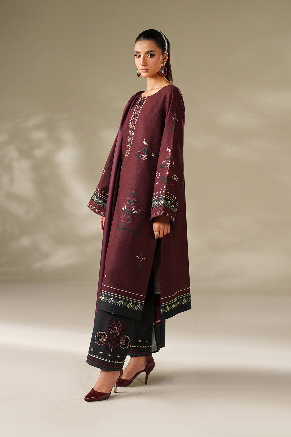 Iznik | Winter Chapter 25 | UE-570 Printed Khaddar