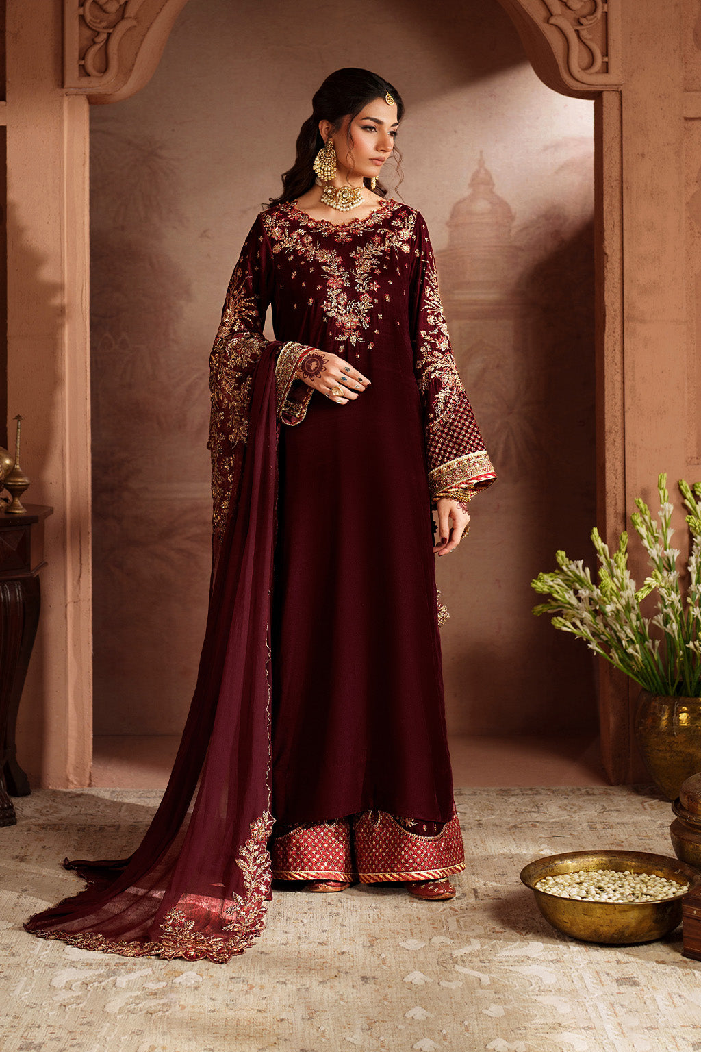 Iznik | Velvet 25 | IV-55 Embroidered Velvet