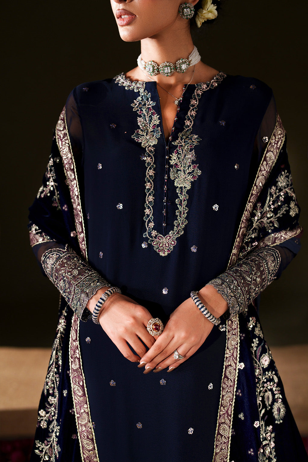 Iznik | Velvet 25 | IV-76 Embroidered Velvet