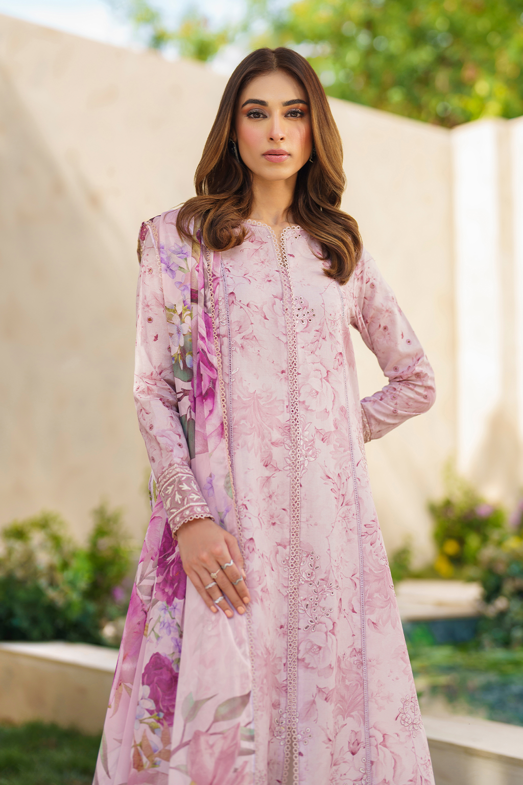 Iznik | Exclusive Lawn | SFL-06 EMBROIDERED LAWN