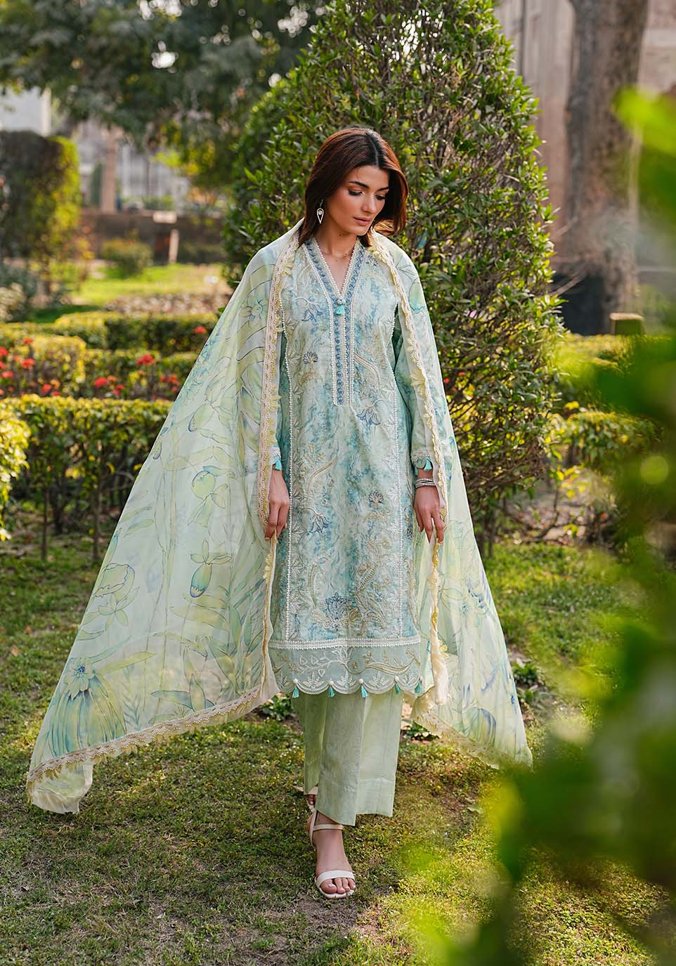 Zarqash | Luxe Lawn 26 | ZQL001