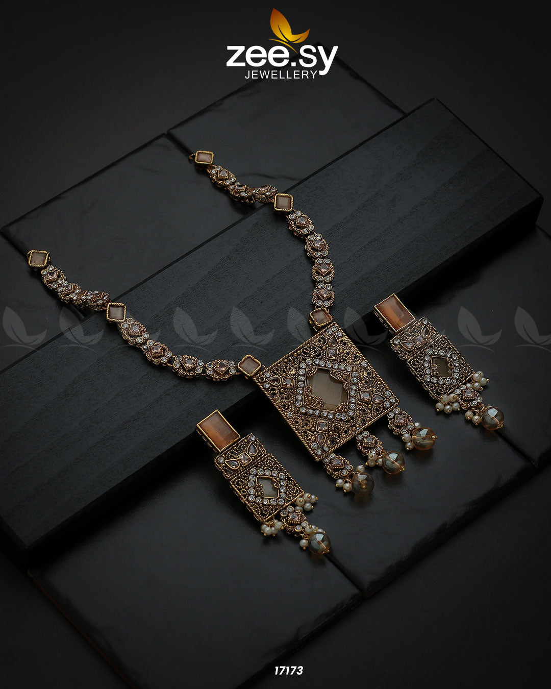 Captivating Crystals Necklace - House Of Zarish