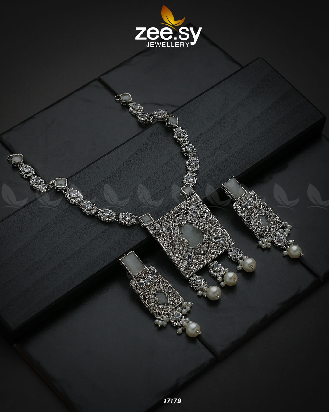Captivating Crystals Necklace - House Of Zarish