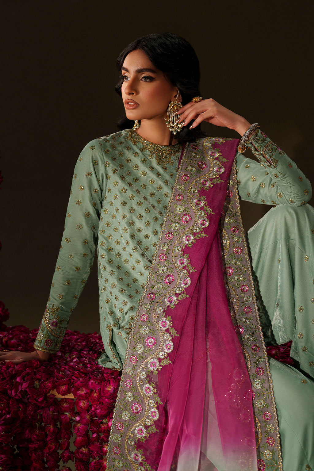 Iznik | Velvet 25 | IV-73 Embroidered Velvet