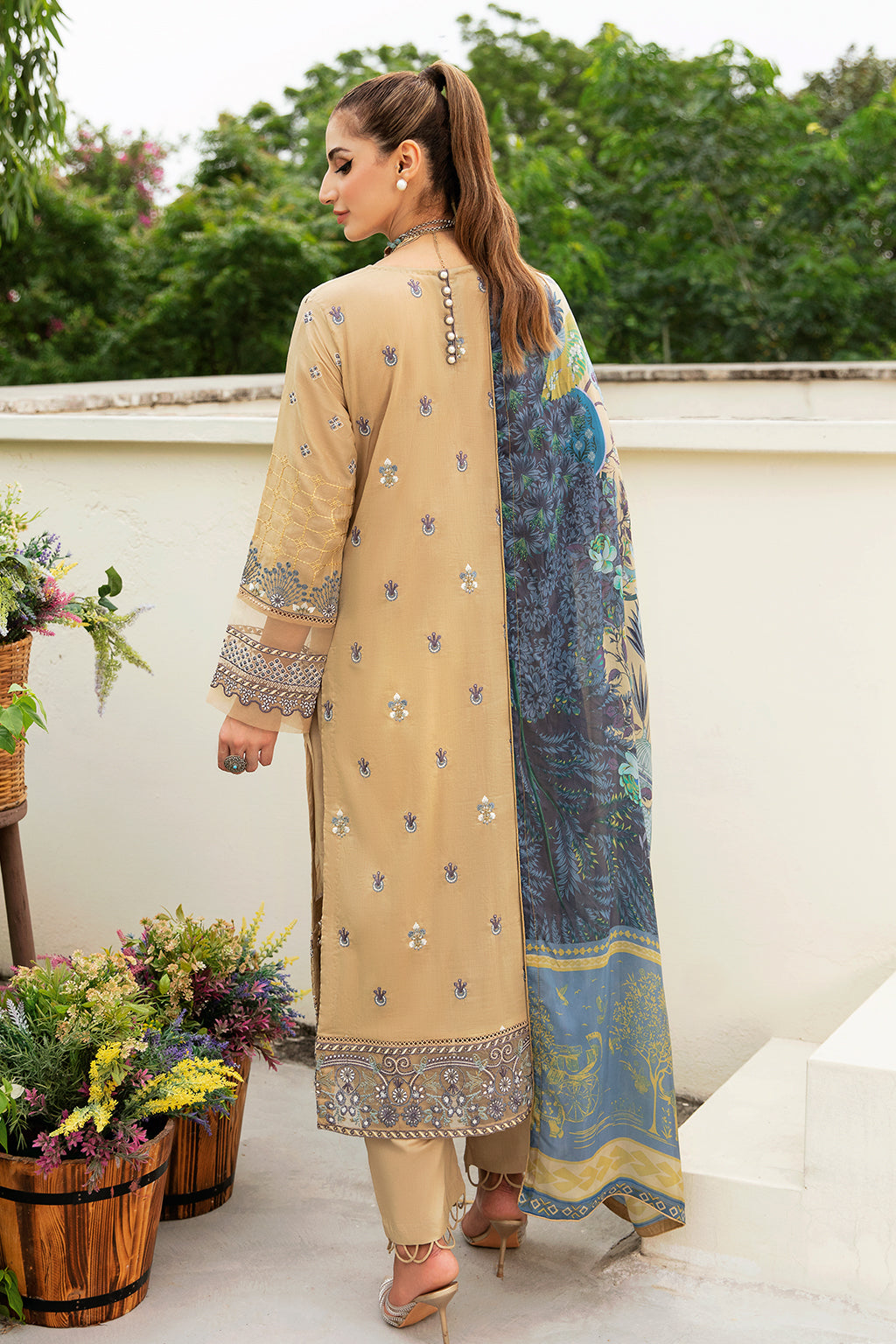 Ramsha | Luxury Lawn 24 | Y-802 - House Of Anaya