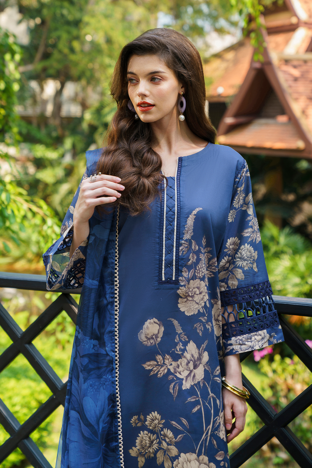 Iznik | Exclusive Lawn | UE-220 PRINTED LAWN