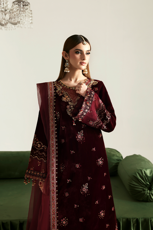 Emaan Adeel | Zarposh Velvet 25 | NADIRA