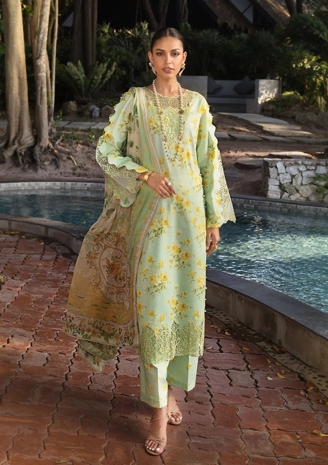 ELAF Signature Embroidered Lawn 3Pc Suit ESL-06B MAJESTIC NOVA