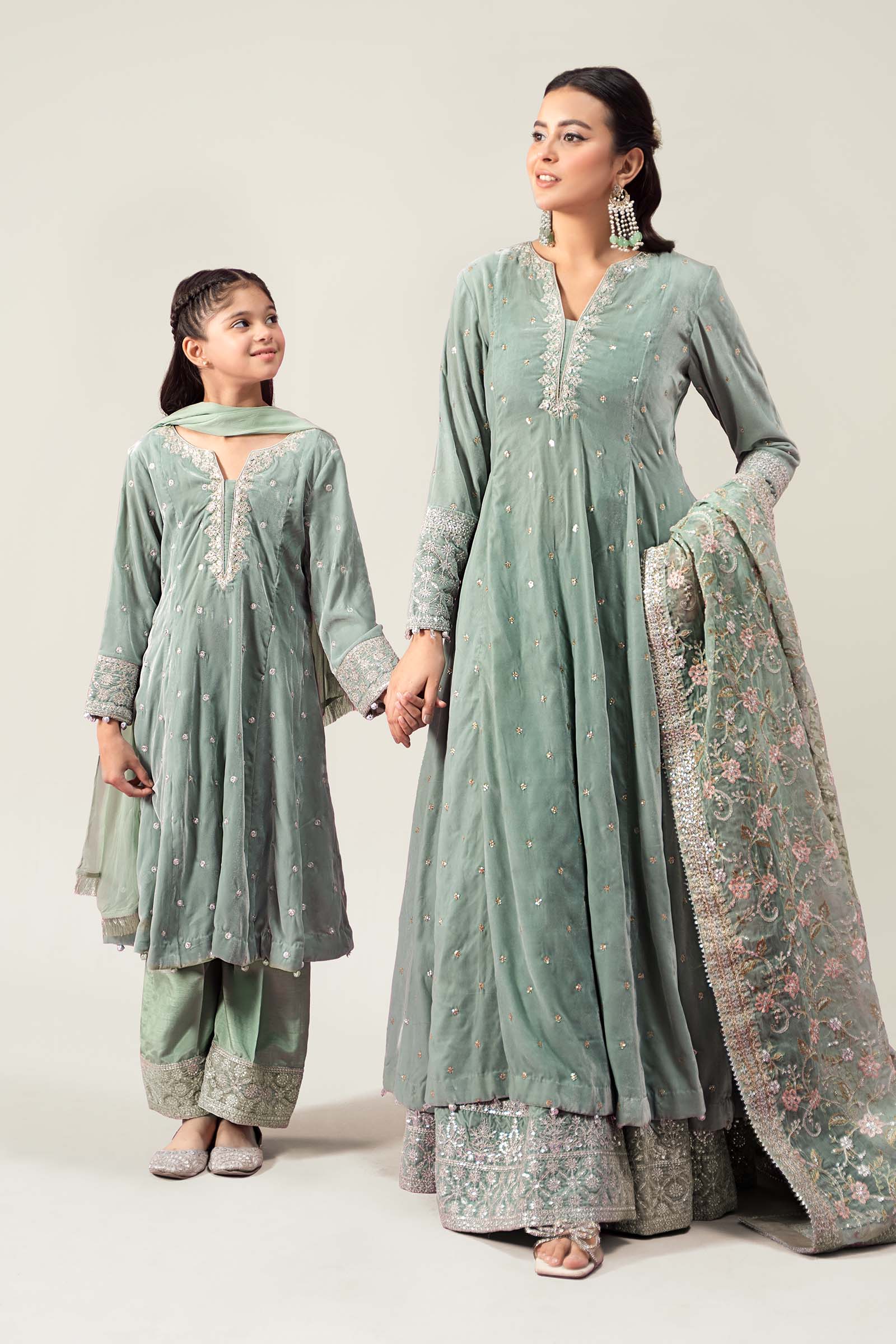 Maria B | 3 Piece Embroidered Velvet Suit | MKS-W24-38 - House Of Zarish