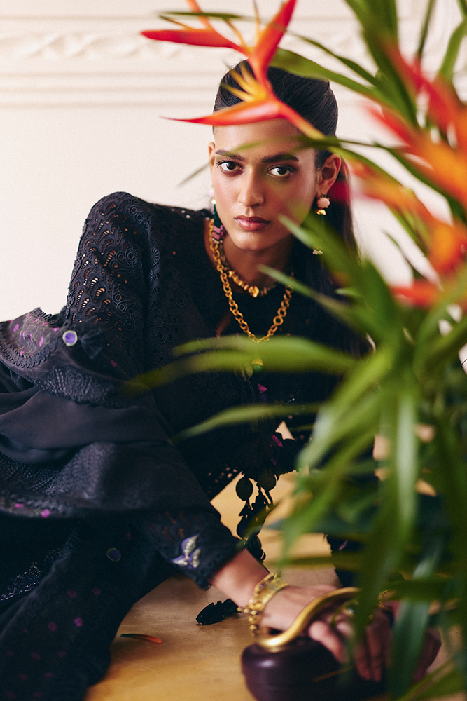 Suffuse | Casual Pret 25 | LEYLA