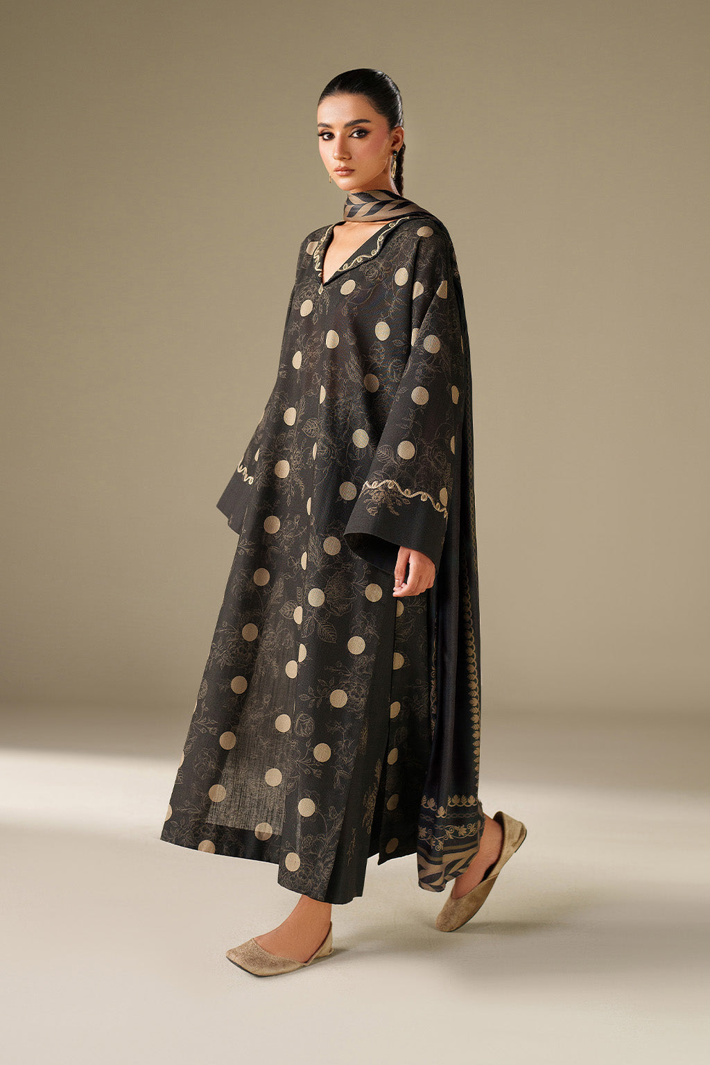 Iznik | Winter Chapter 25 | UE-571 Printed Khaddar