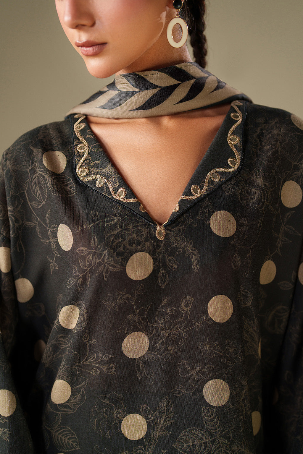 Iznik | Winter Chapter 25 | UE-571 Printed Khaddar