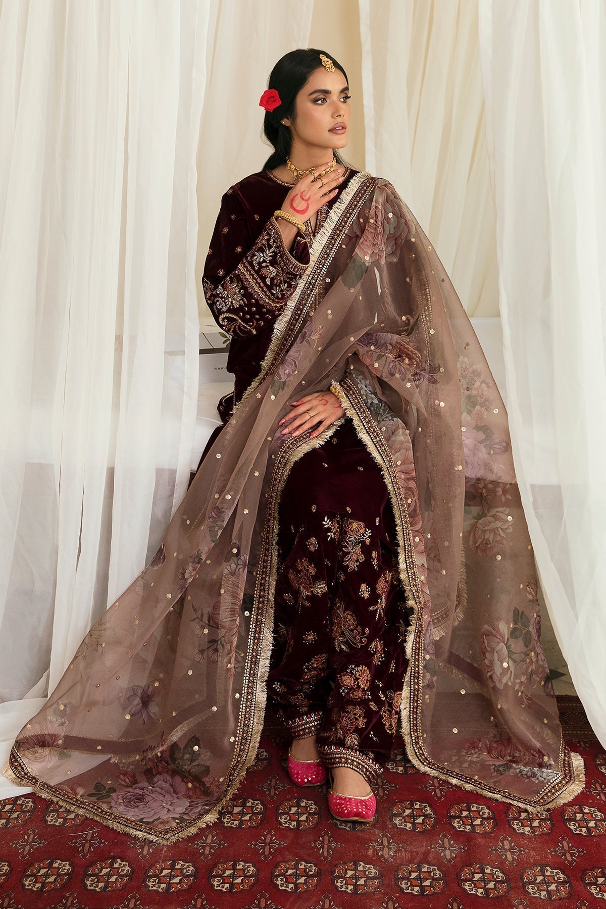 EMBROIDERED VELVET UF-250 - Riwayat-e-khas