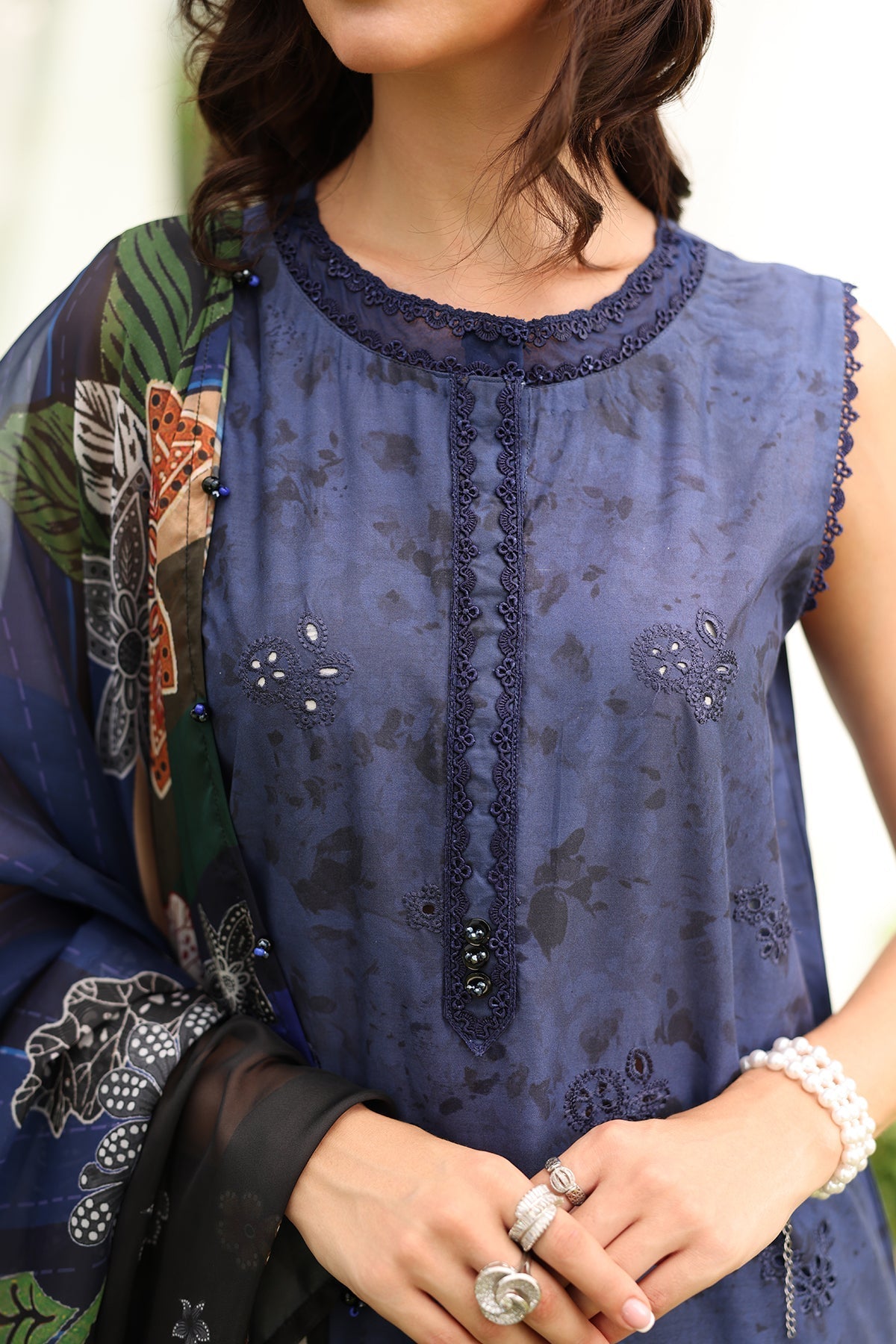 Baroque | Embroidered Lawn | SF-4227