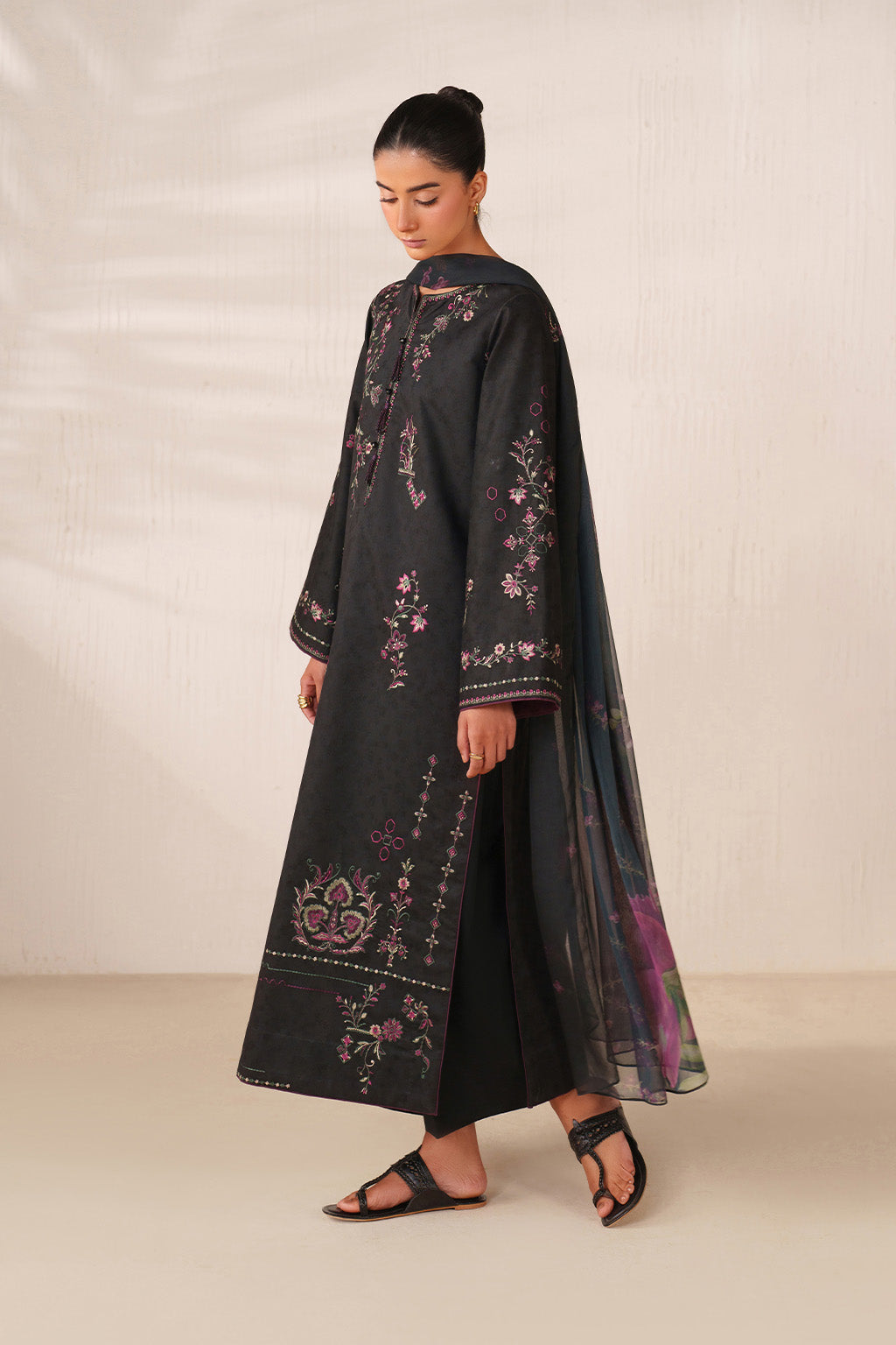 Iznik | Ramadan Edit | UE-595 Embroidered Lawn