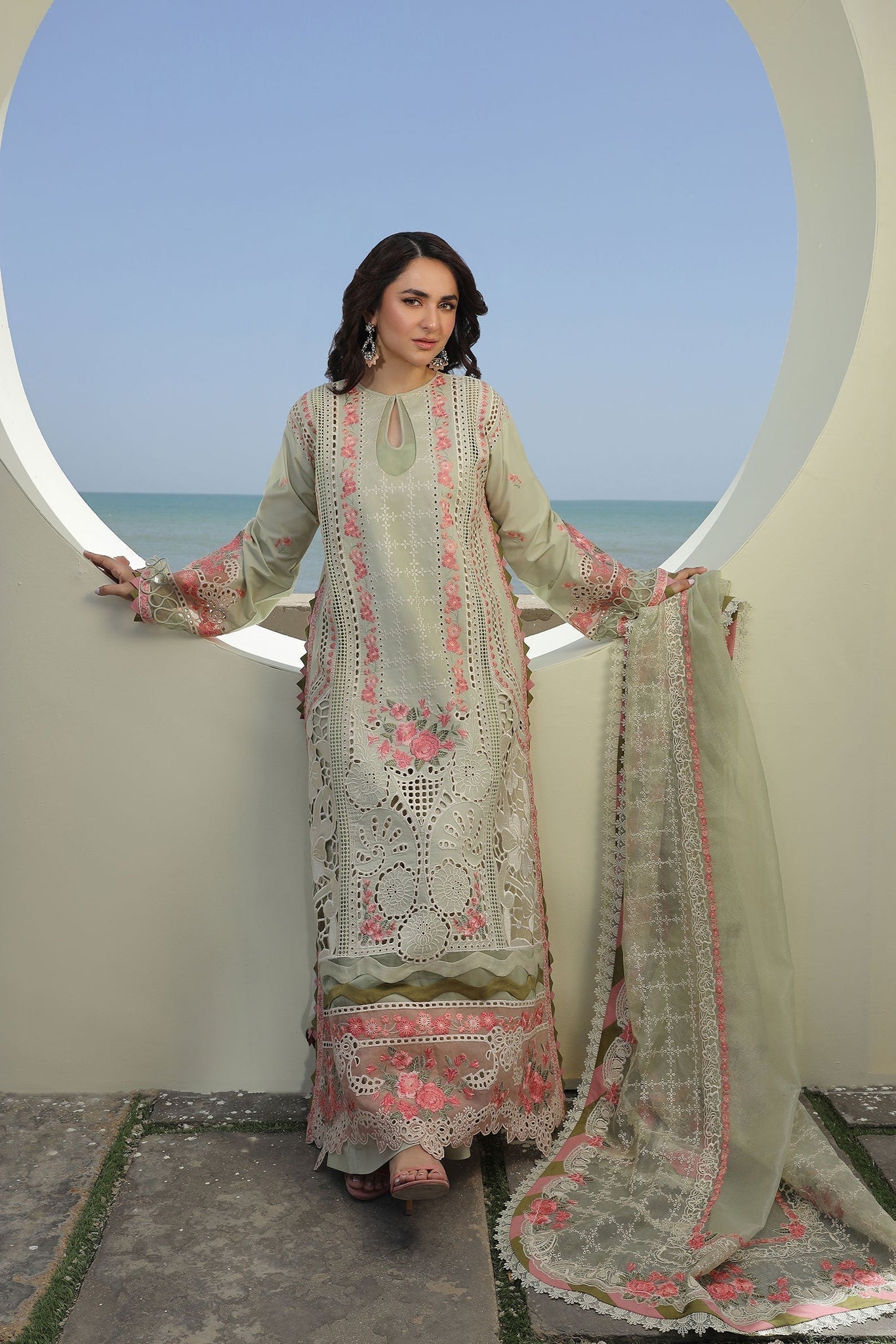 Maryam Hussain | Luxury Lawn 24 | HAVANA - House of Zarish