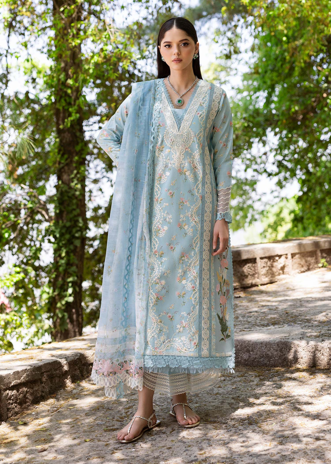 Saira Shakira | Bloom Lawn 25 | SWEET OPEL 8-B