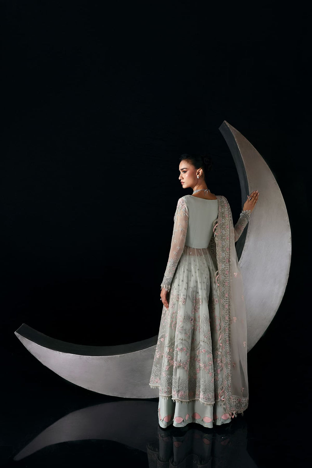 Zarposh | Moonlit Muse | Verae