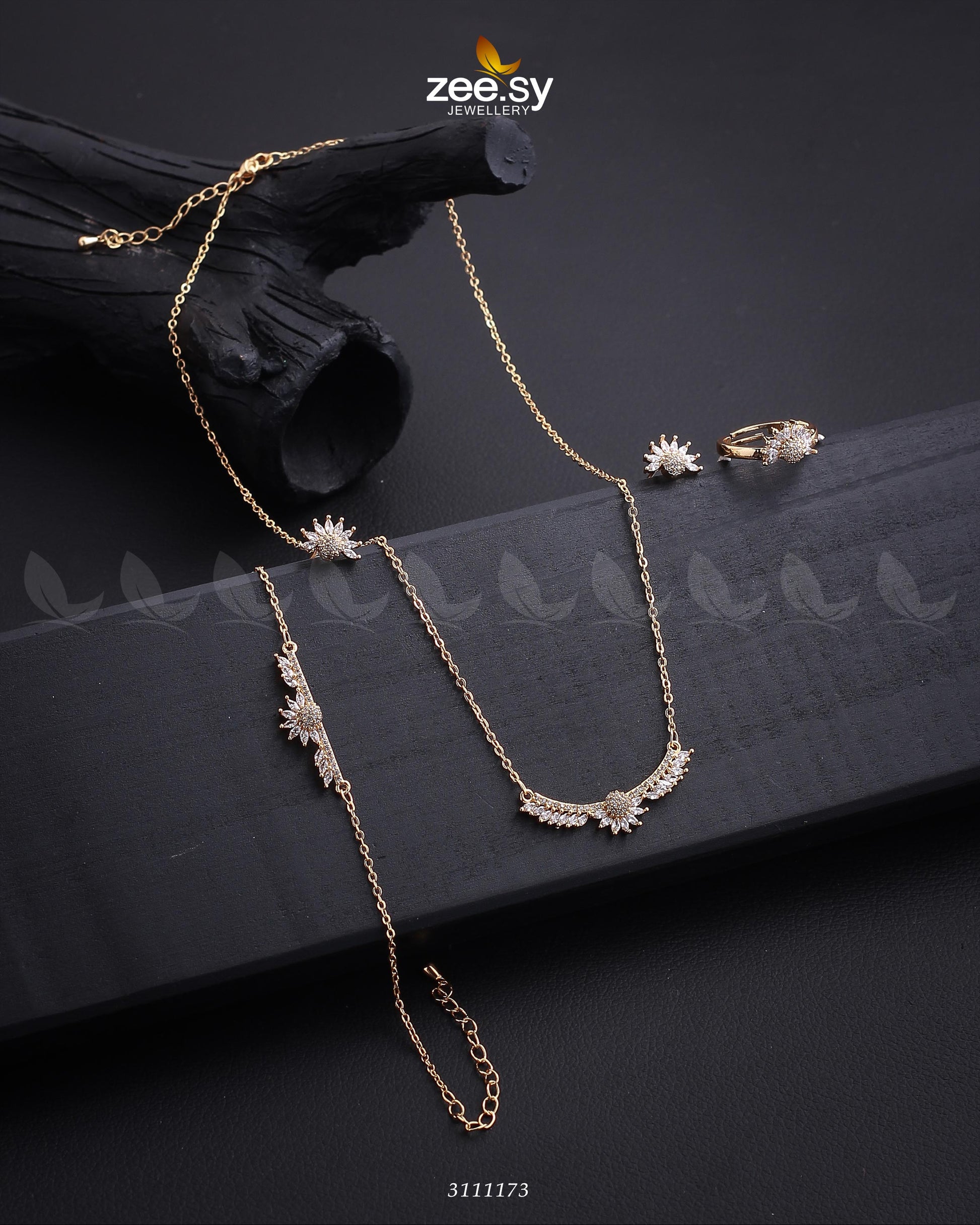 Sparrow Pendant - House Of Zarish