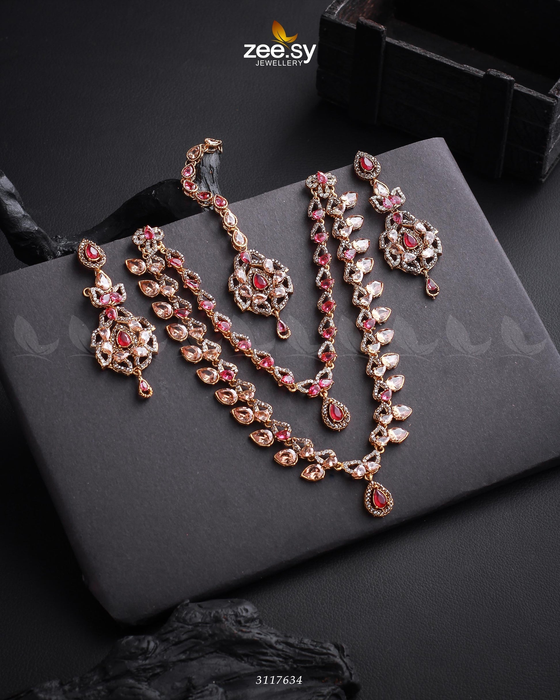Urwa Hocane Necklace Set - House Of Zarish