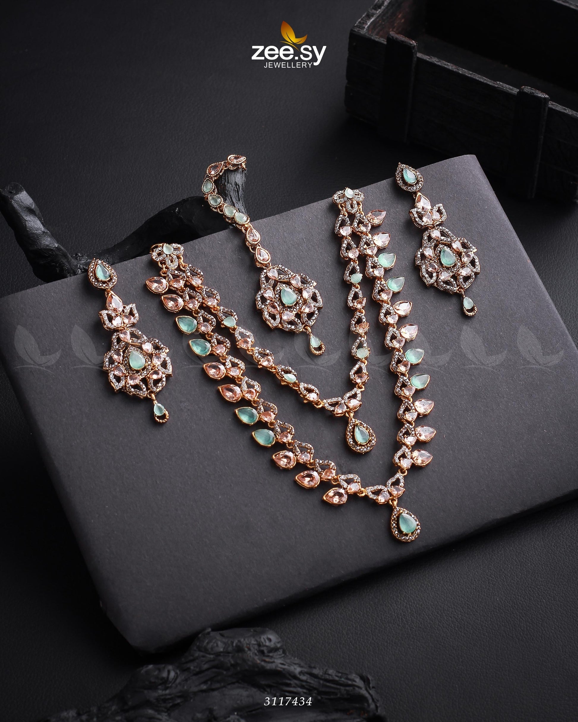 Urwa Hocane Necklace Set - House Of Zarish