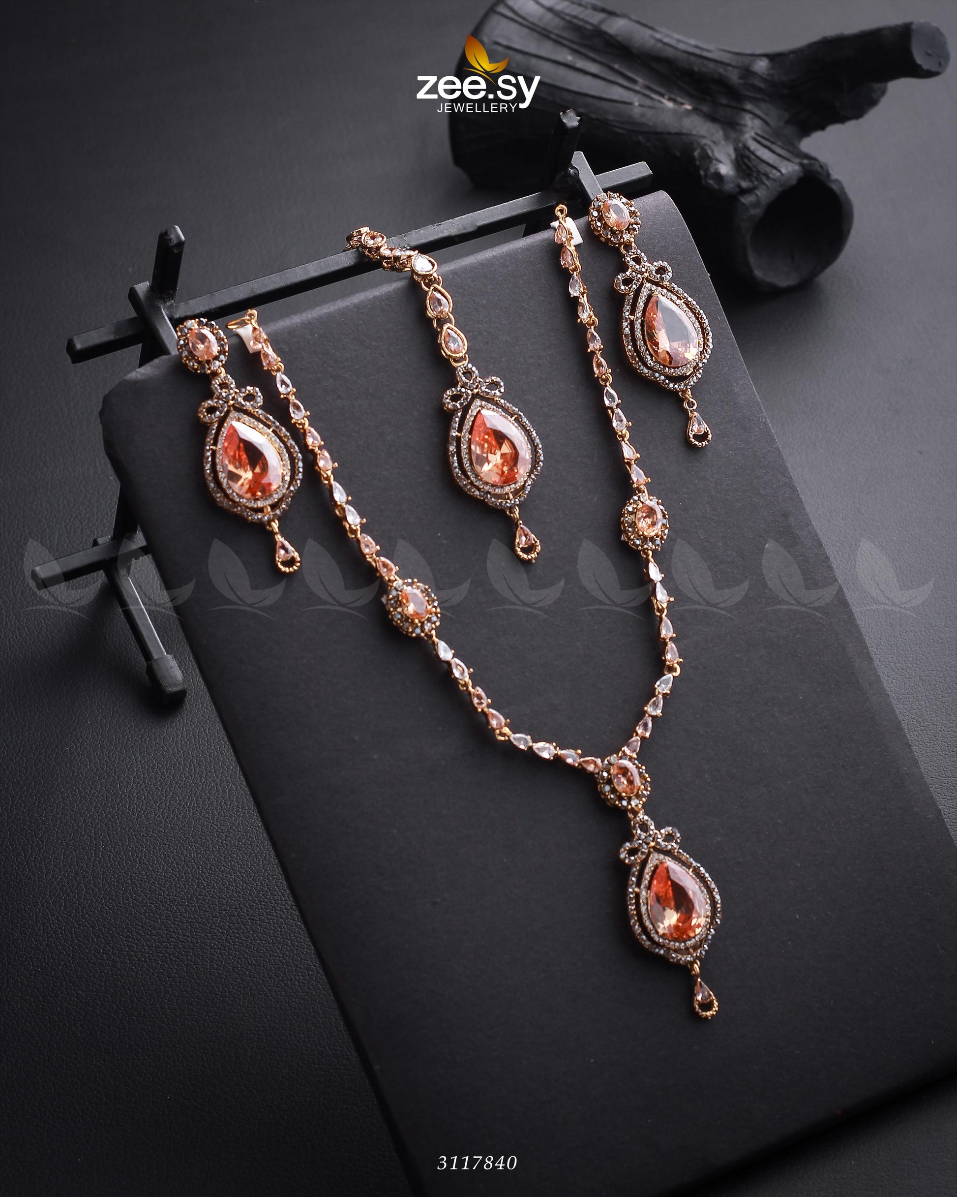 Syra Yousuf Necklace Set - House Of Zarish