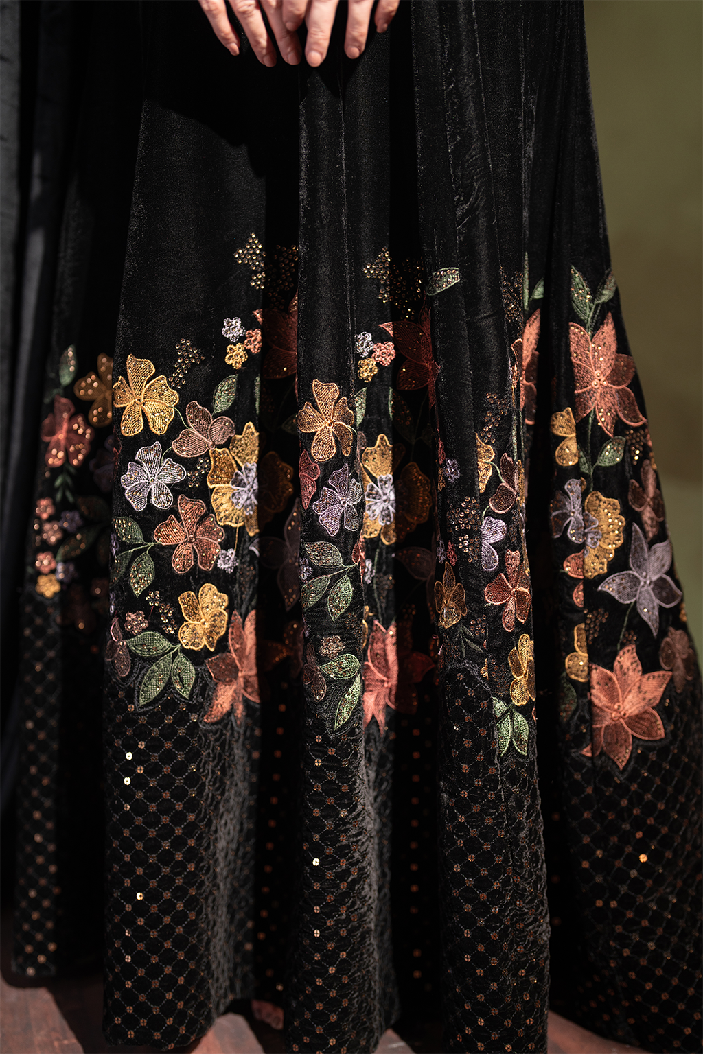 Iznik | Velvet 25 | IV-52 Embroidered Velvet