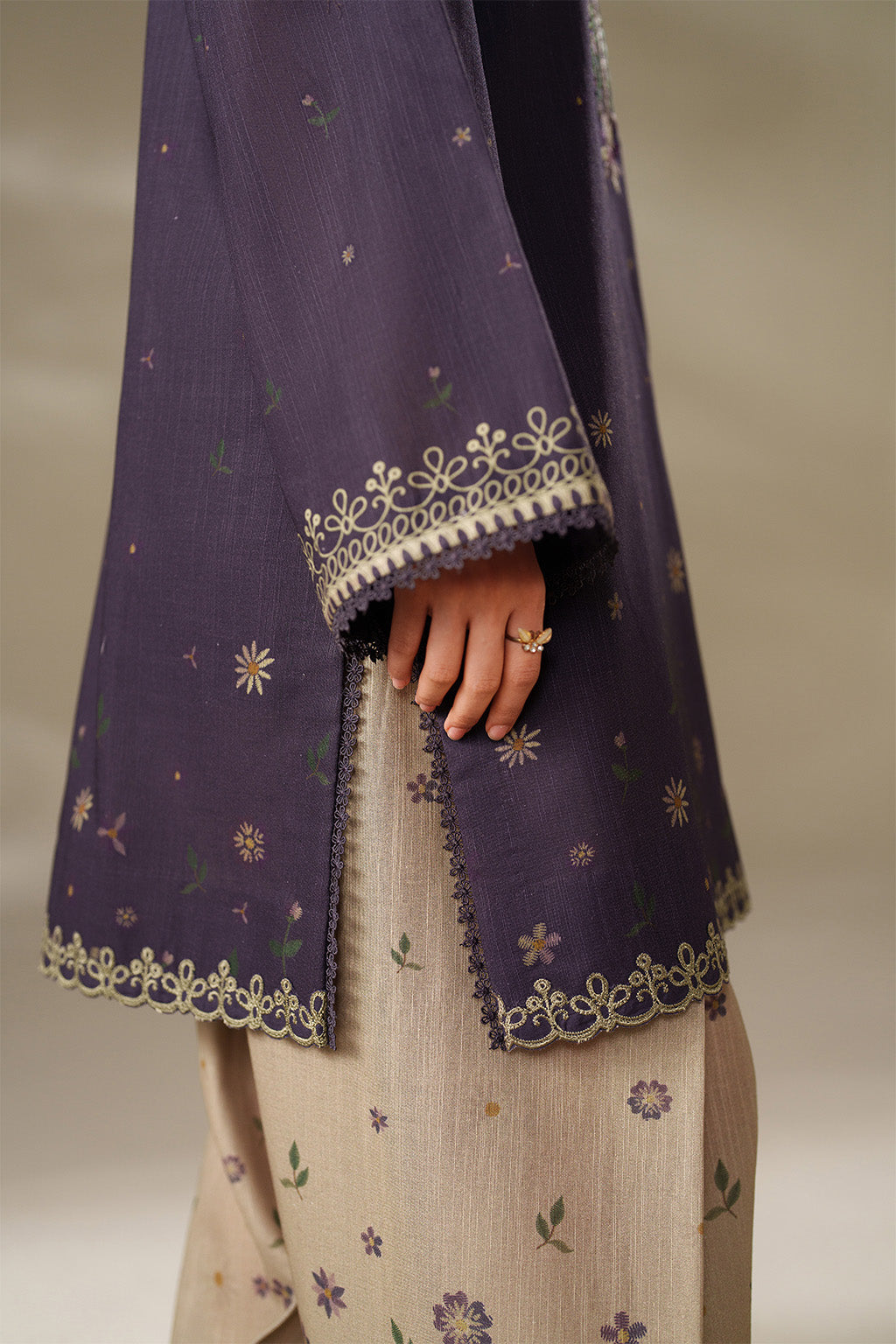 Iznik | Winter Chapter 25 | UE-568 Printed Khaddar