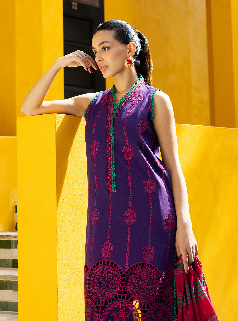 Zainab Chottani | Chikankari 25 | Zynah - 1B - House Of Zarish