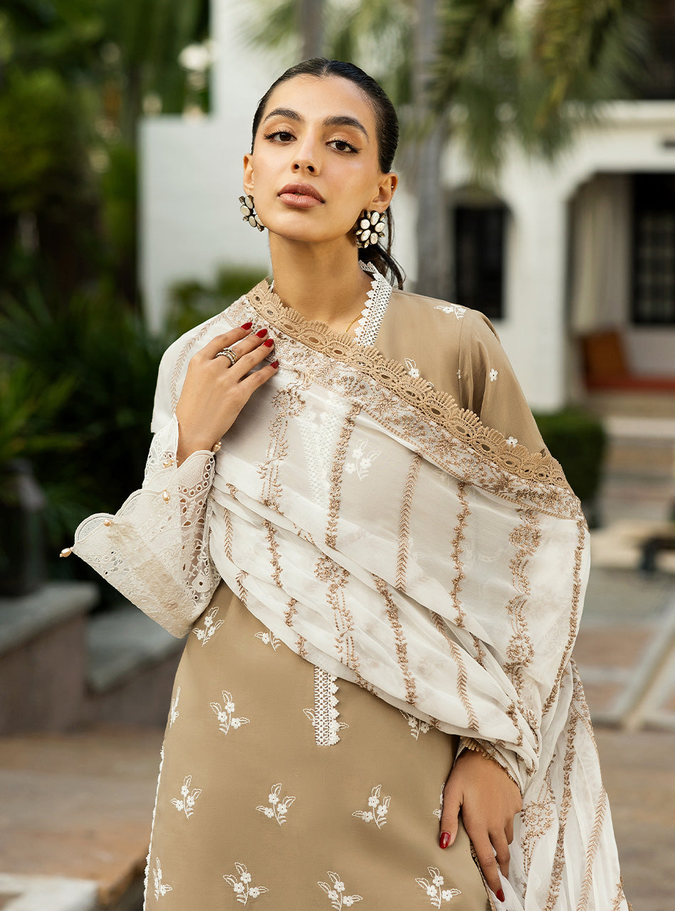Zainab Chottani | Chikankari 25 | Sia - 11A - House Of Zarish