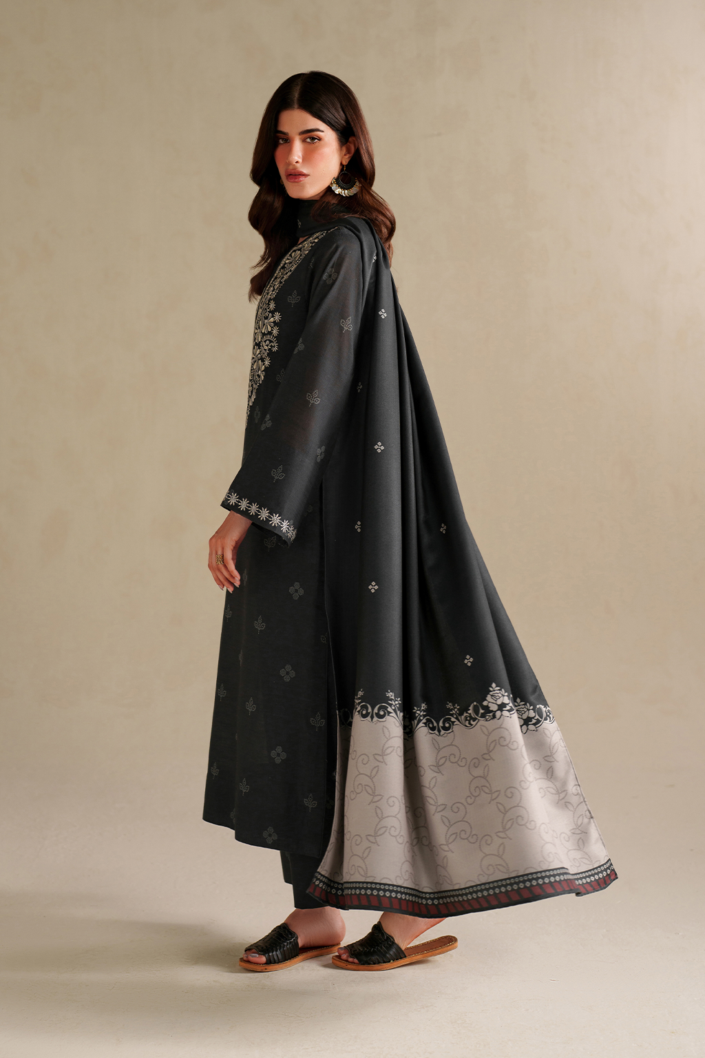 Iznik | Winter Chapter 25 | UE-591 Printed Khaddar