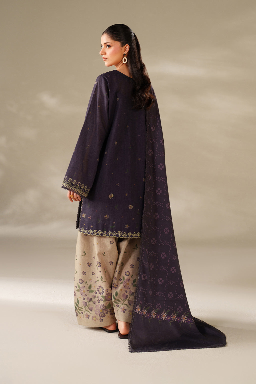 Iznik | Winter Chapter 25 | UE-568 Printed Khaddar