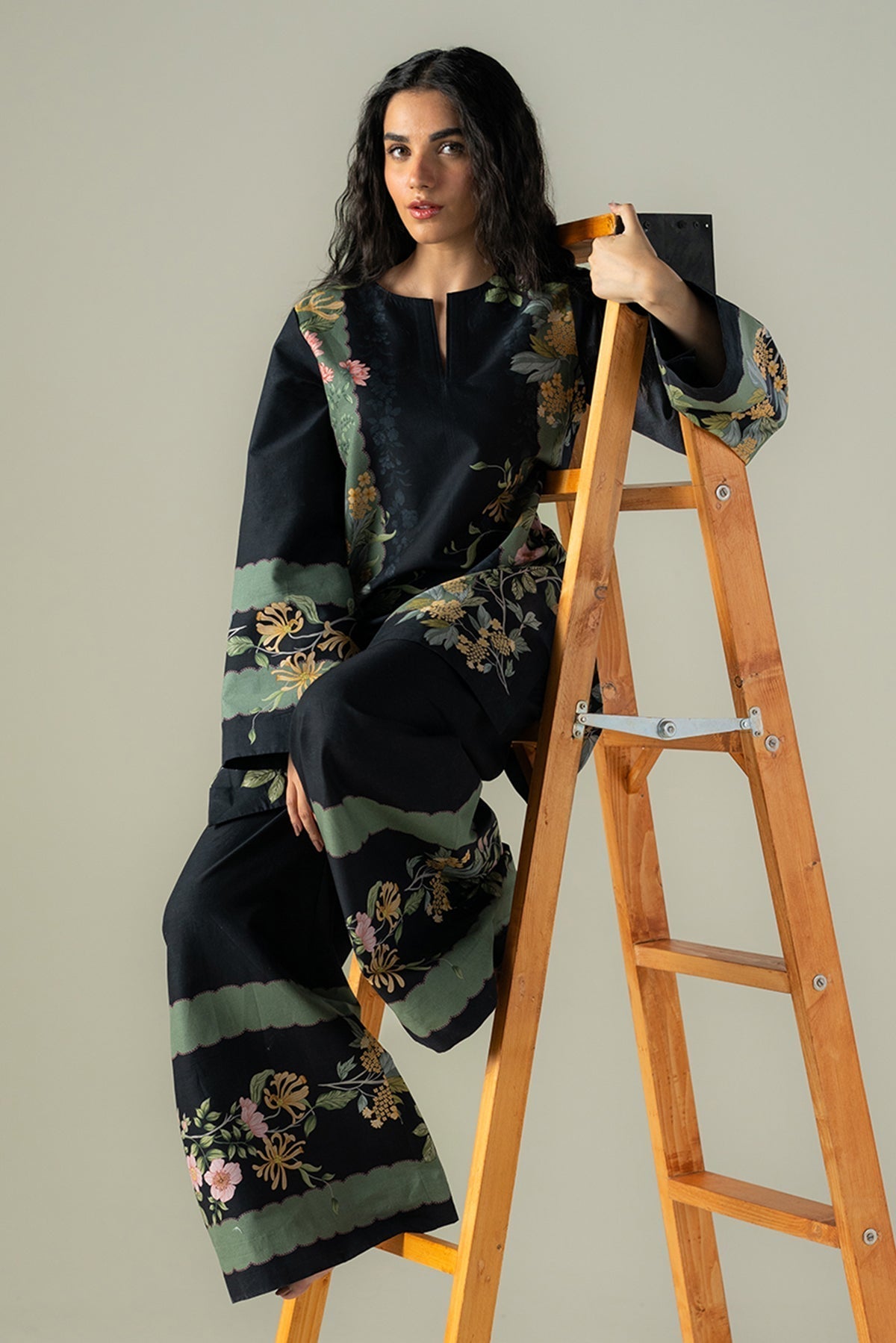 Afrozeh | Coords 25 | Shadowed