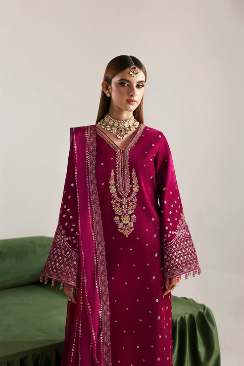 Emaan Adeel | Zarposh Velvet 25 | SHAHNAZ