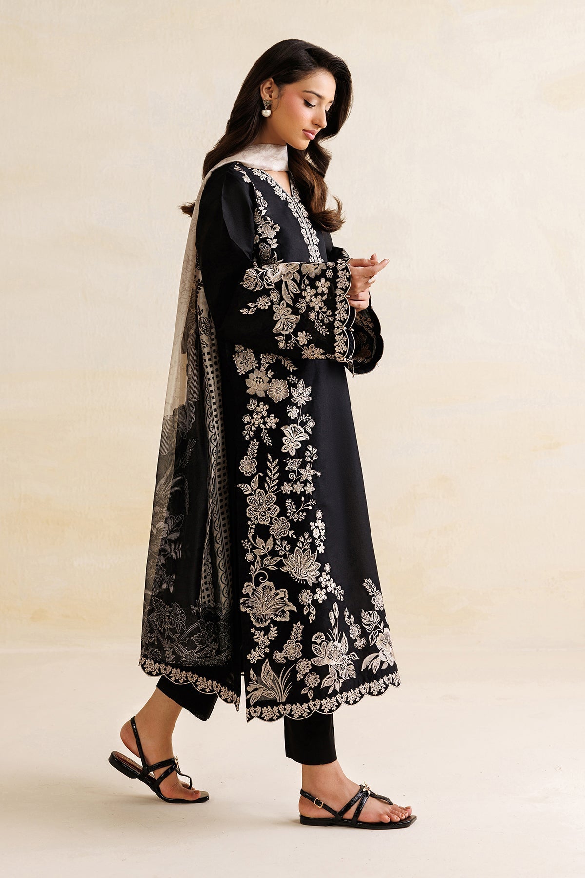 Baroque | Embroidered Lawn | SF-4471