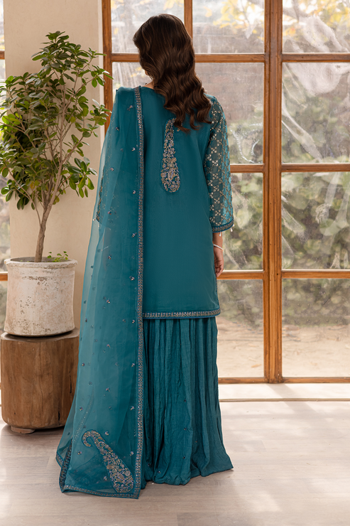 Emaan Adeel | Noore Festive Formals | MEHRIN