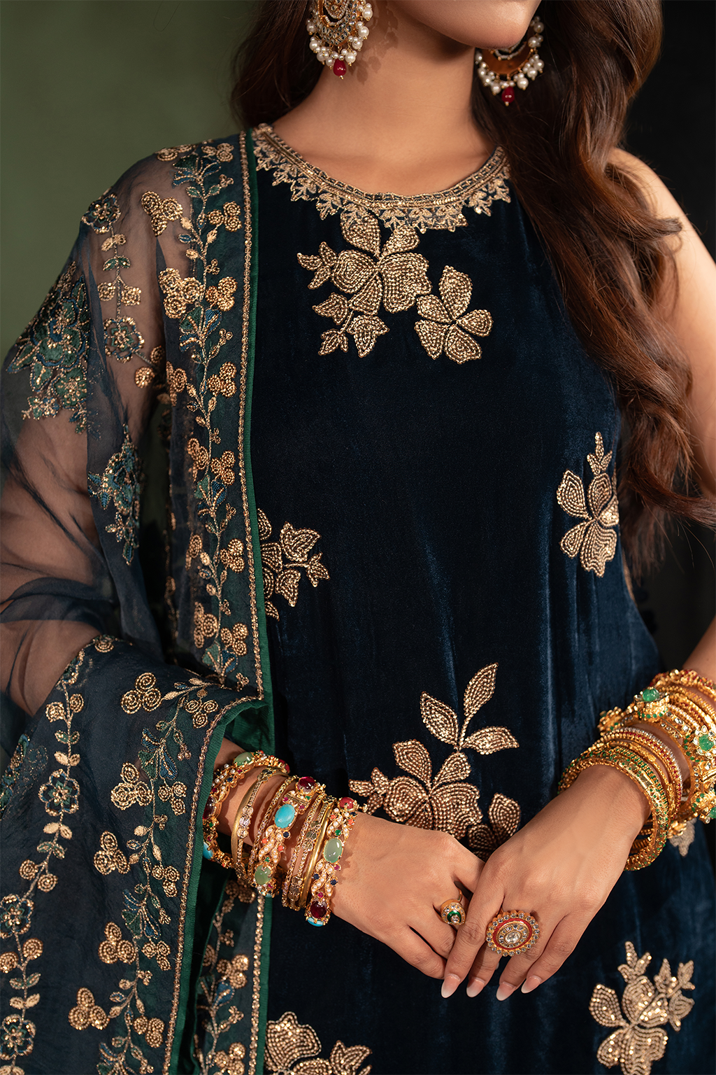 Iznik | Velvet 25 | IV-51 Embroidered Velvet