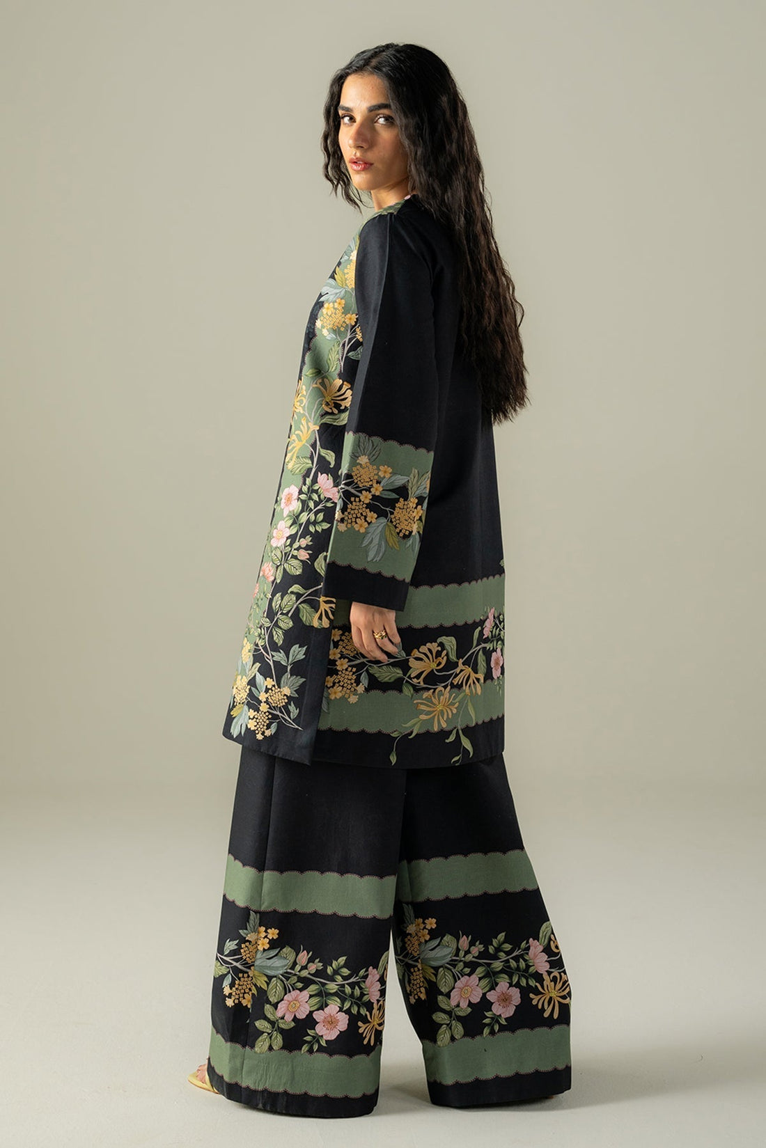 Afrozeh | Coords 25 | Shadowed